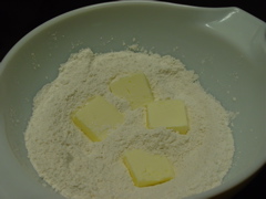 scone_butter_bowl