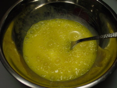 scone_eggsbeaten