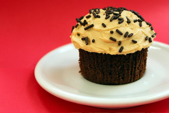 Chocolate Cupcakes with Peanut Butter Frosting Recipe