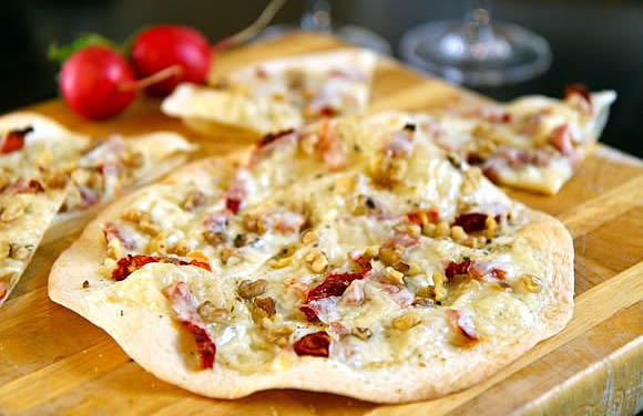 Simple Pizzetta with Smoked Mozzarella Recipe